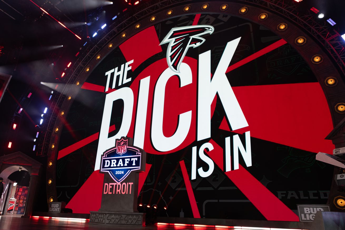 Falcons fans voice their opinion on Michael Penix Jr. after Round 1 of