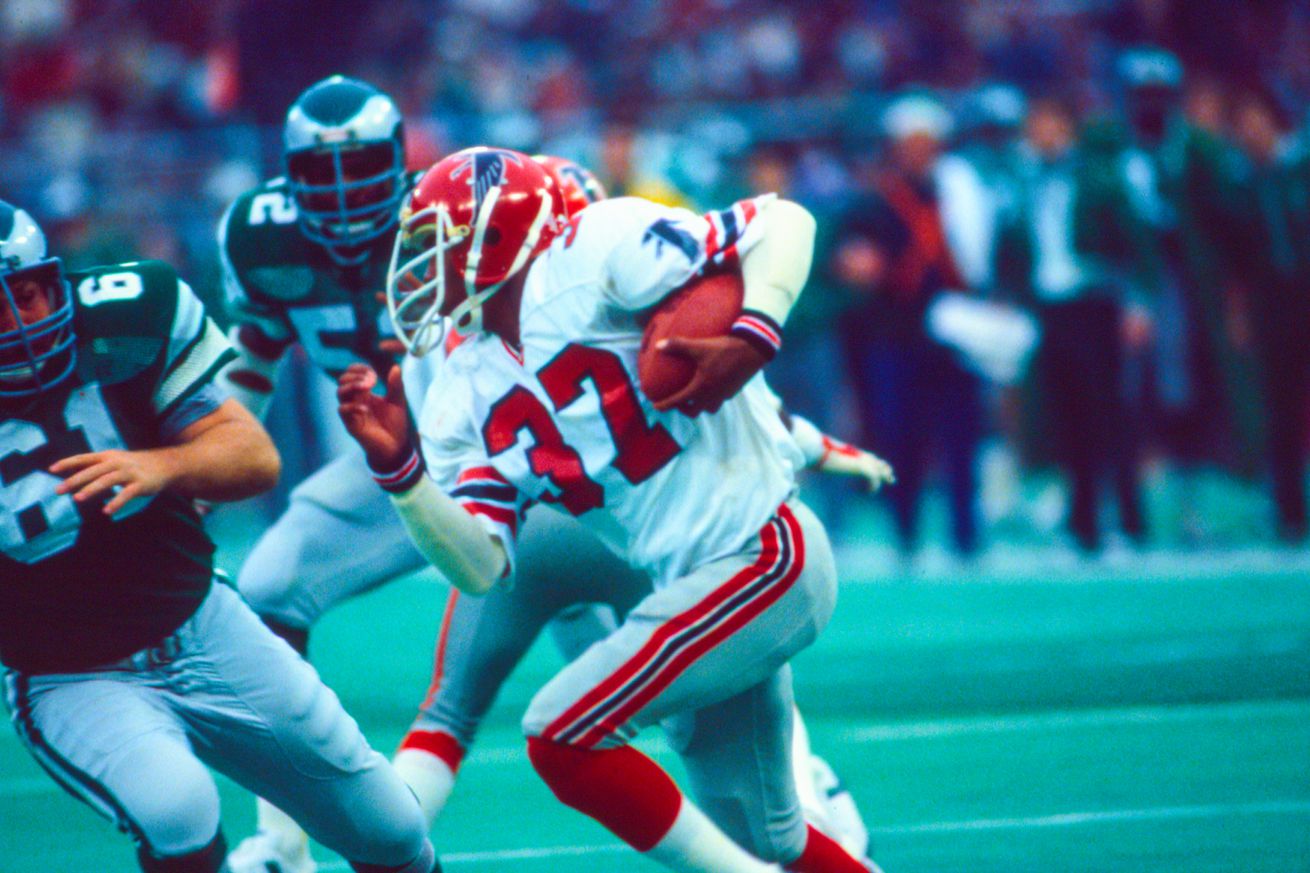 Falcons and Eagles Duel in 1980