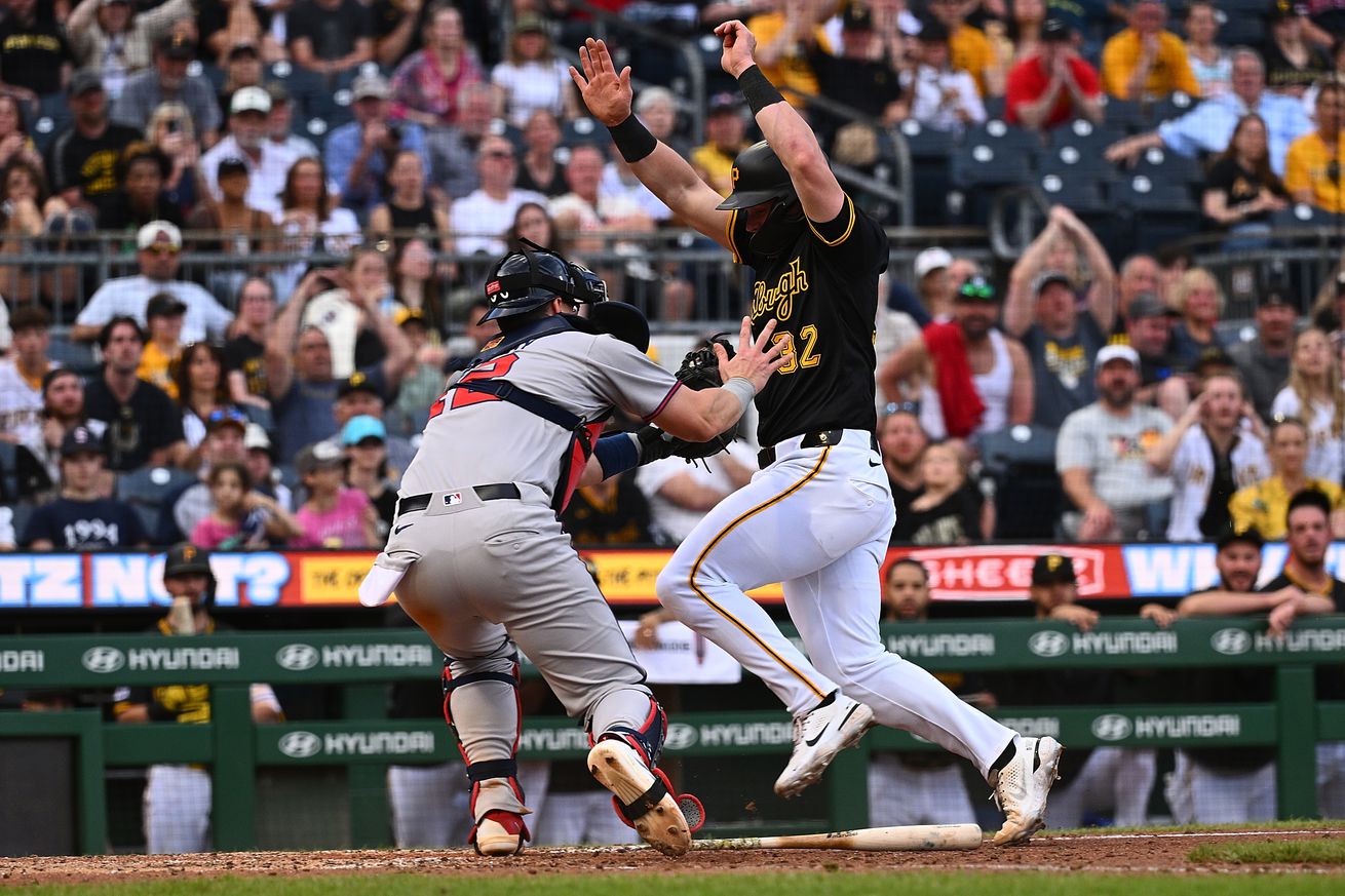Atlanta Braves v Pittsburgh Pirates