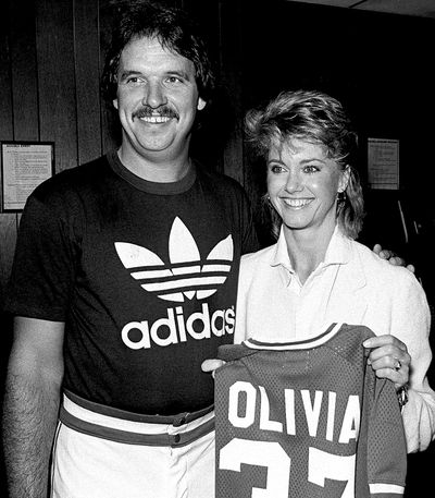 Olivia Newton-John visits Atlanta Braves 05-09-1982