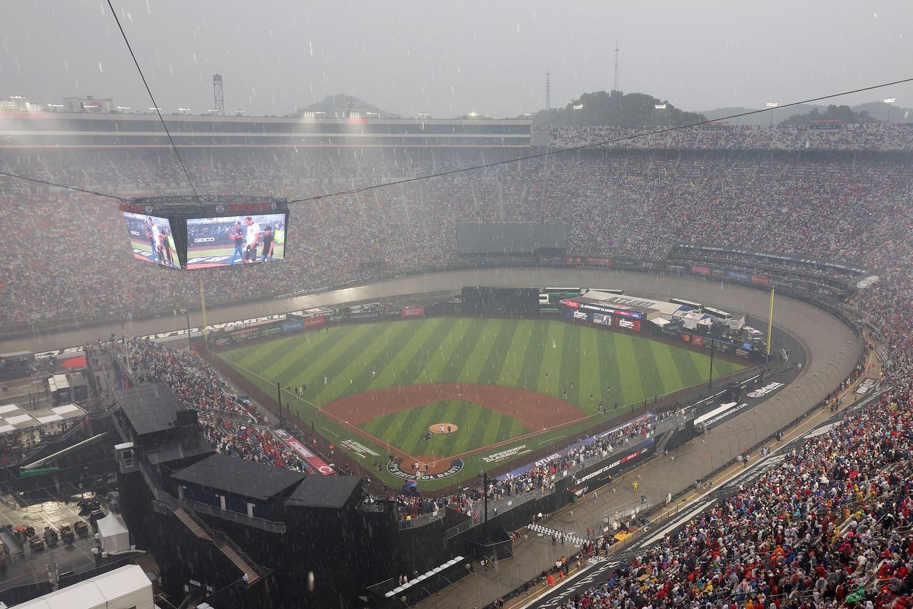 MLB Speedway Classic: Atlanta Braves v Cincinnati Reds